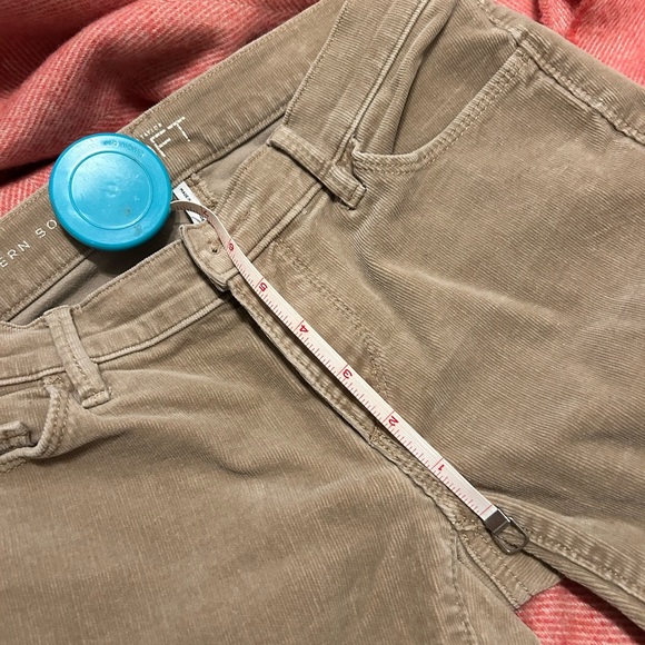 LOFT Men's Khaki Pants - Picture 2 of 2